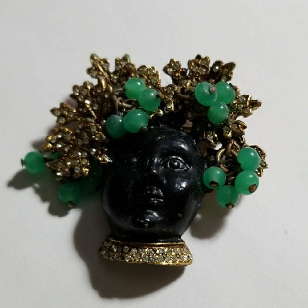 Beautiful vintage brooch